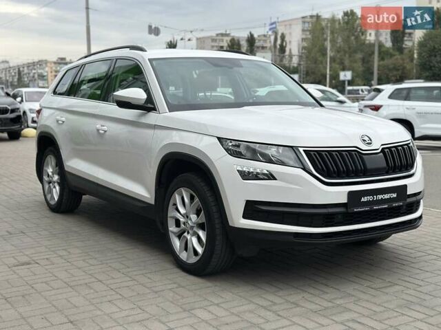 Белый Шкода Kodiaq, объемом двигателя 1.98 л и пробегом 144 тыс. км за 25800 $, фото 2 на Automoto.ua