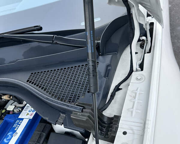 Белый Шкода Kodiaq, объемом двигателя 1.97 л и пробегом 200 тыс. км за 23000 $, фото 37 на Automoto.ua