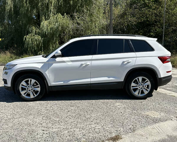 Белый Шкода Kodiaq, объемом двигателя 1.97 л и пробегом 200 тыс. км за 27000 $, фото 7 на Automoto.ua