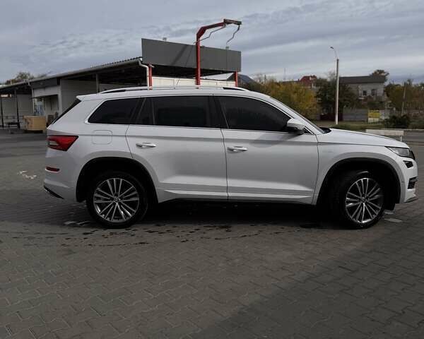 Шкода Kodiaq 2019 у Одесі на Automoto.ua Білий Шкода Kodiaq, об'ємом двигуна 1.97 л та пробігом 210 тис. км за 30200 $, фото 2 на Automoto.ua