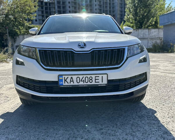 Белый Шкода Kodiaq, объемом двигателя 1.97 л и пробегом 200 тыс. км за 27000 $, фото 1 на Automoto.ua