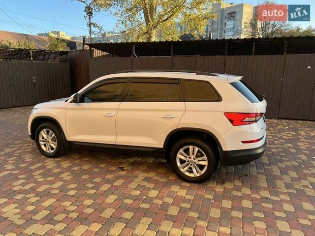 Белый Шкода Kodiaq, объемом двигателя 1.97 л и пробегом 118 тыс. км за 29700 $, фото 3 на Automoto.ua