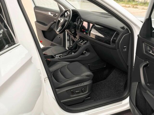 Шкода Kodiaq 2019 у Одесі на Automoto.ua Білий Шкода Kodiaq, об'ємом двигуна 2 л та пробігом 55 тис. км за 20000 $, фото 9 на Automoto.ua