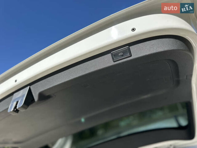 Белый Шкода Kodiaq, объемом двигателя 1.97 л и пробегом 200 тыс. км за 27000 $, фото 17 на Automoto.ua