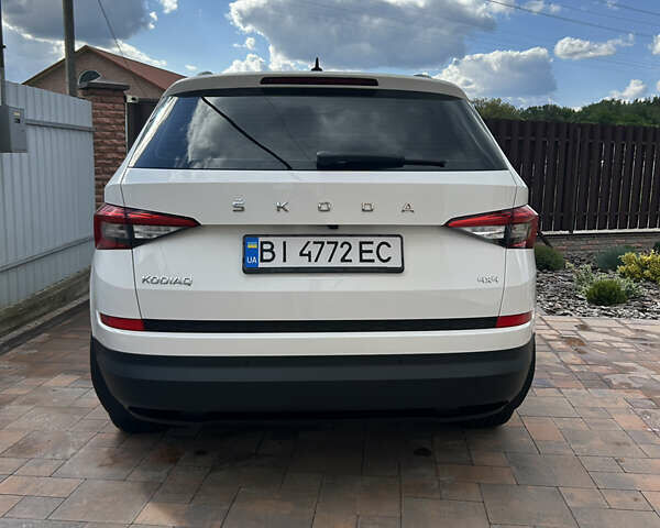 Белый Шкода Kodiaq, объемом двигателя 1.98 л и пробегом 98 тыс. км за 30200 $, фото 5 на Automoto.ua