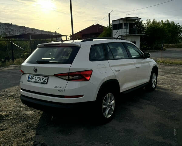 Белый Шкода Kodiaq, объемом двигателя 1.97 л и пробегом 260 тыс. км за 24900 $, фото 5 на Automoto.ua