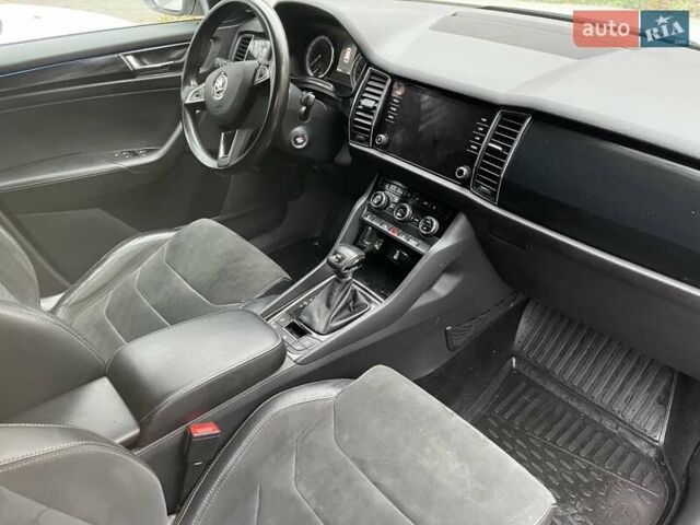Білий Шкода Kodiaq, об'ємом двигуна 2 л та пробігом 248 тис. км за 20500 $, фото 9 на Automoto.ua