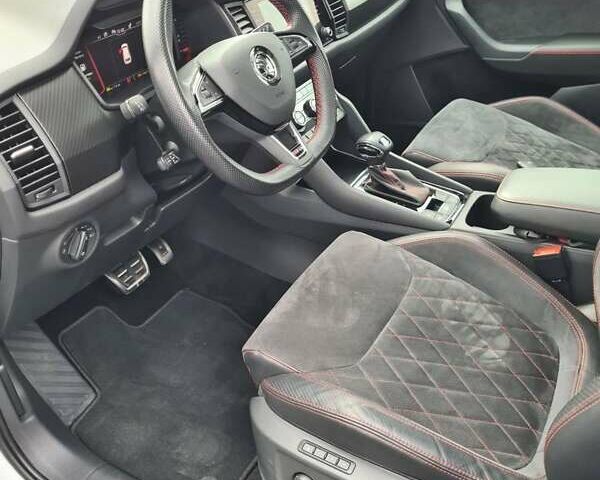 Білий Шкода Kodiaq, об'ємом двигуна 1.97 л та пробігом 160 тис. км за 35999 $, фото 21 на Automoto.ua