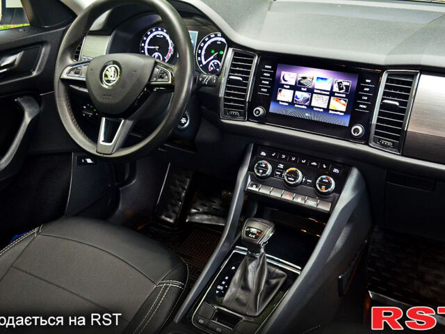 Белый Шкода Kodiaq, объемом двигателя 2 л и пробегом 105 тыс. км за 31200 $, фото 11 на Automoto.ua