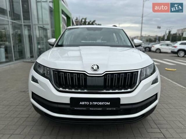 Белый Шкода Kodiaq, объемом двигателя 1.98 л и пробегом 144 тыс. км за 25800 $, фото 3 на Automoto.ua