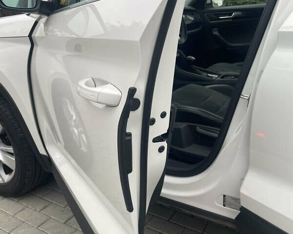 Белый Шкода Kodiaq, объемом двигателя 1.97 л и пробегом 28 тыс. км за 34000 $, фото 8 на Automoto.ua