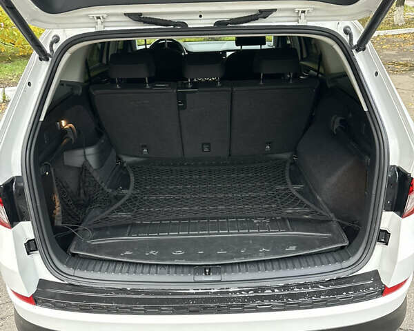 Білий Шкода Kodiaq, об'ємом двигуна 1.97 л та пробігом 200 тис. км за 24950 $, фото 14 на Automoto.ua