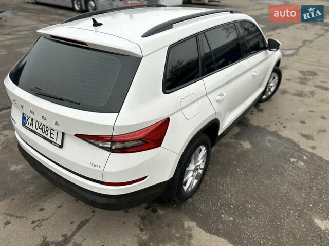 Белый Шкода Kodiaq, объемом двигателя 1.97 л и пробегом 200 тыс. км за 23000 $, фото 45 на Automoto.ua