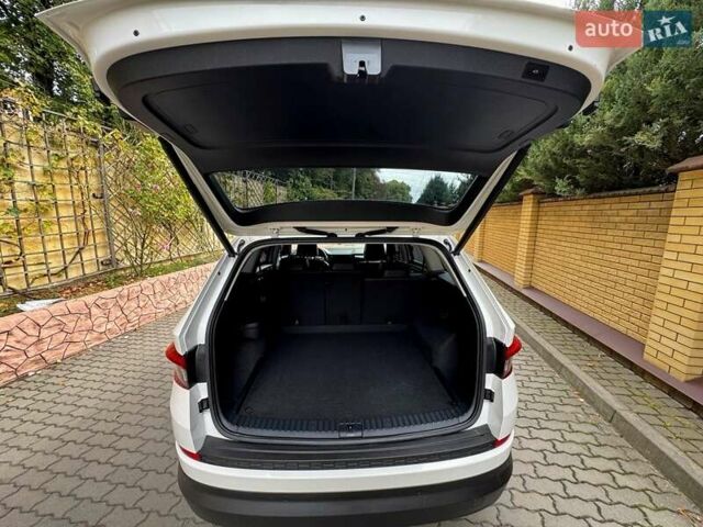 Белый Шкода Kodiaq, объемом двигателя 1.97 л и пробегом 100 тыс. км за 29900 $, фото 16 на Automoto.ua
