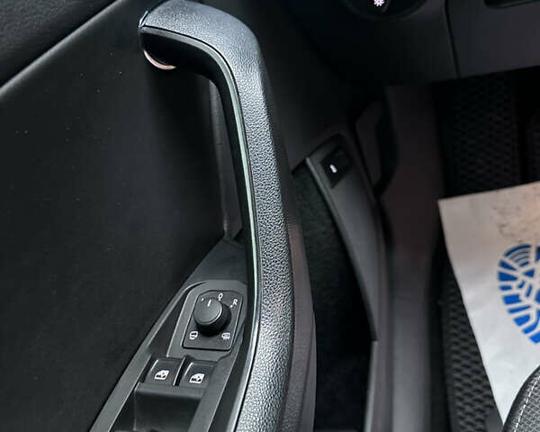 Білий Шкода Kodiaq, об'ємом двигуна 1.97 л та пробігом 200 тис. км за 24950 $, фото 27 на Automoto.ua