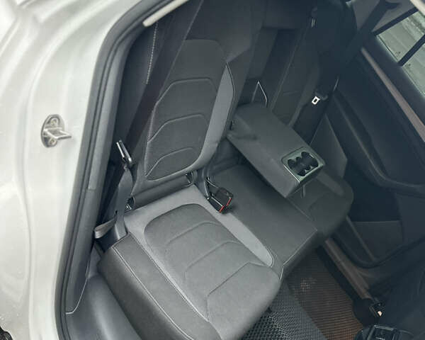 Білий Шкода Kodiaq, об'ємом двигуна 1.97 л та пробігом 200 тис. км за 24950 $, фото 17 на Automoto.ua