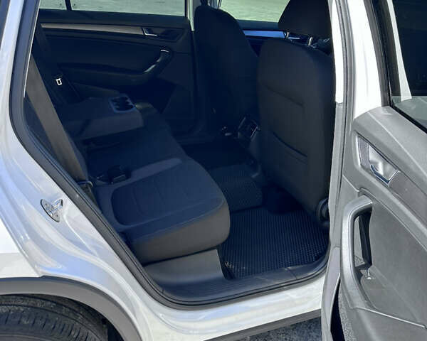 Белый Шкода Kodiaq, объемом двигателя 1.97 л и пробегом 200 тыс. км за 27000 $, фото 19 на Automoto.ua