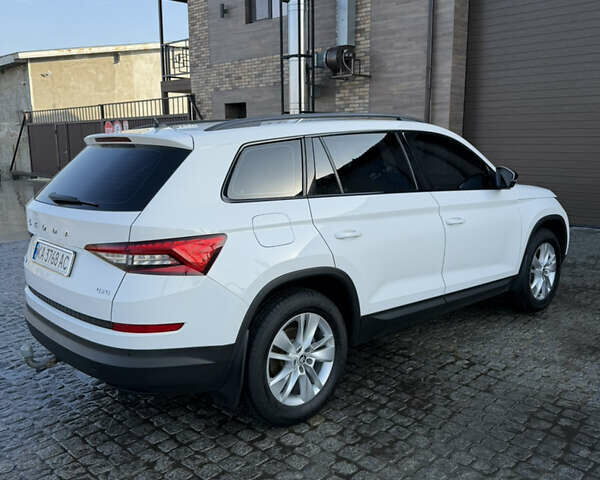 Білий Шкода Kodiaq, об'ємом двигуна 1.98 л та пробігом 239 тис. км за 22500 $, фото 5 на Automoto.ua