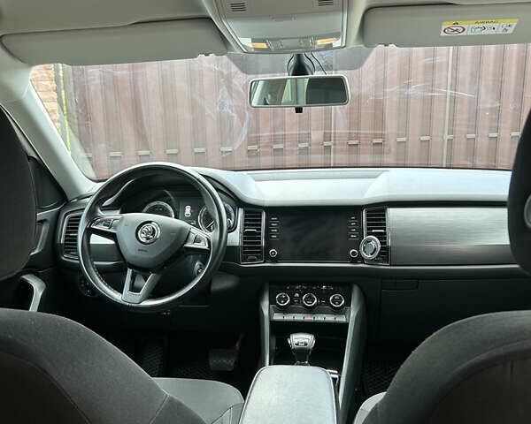 Белый Шкода Kodiaq, объемом двигателя 1.98 л и пробегом 98 тыс. км за 30200 $, фото 26 на Automoto.ua