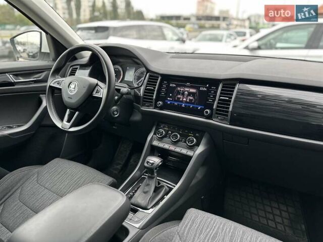Белый Шкода Kodiaq, объемом двигателя 1.98 л и пробегом 144 тыс. км за 25800 $, фото 12 на Automoto.ua