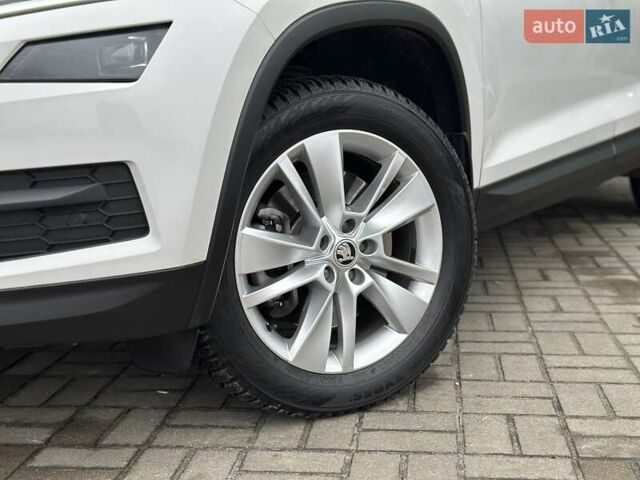 Белый Шкода Kodiaq, объемом двигателя 1.97 л и пробегом 154 тыс. км за 27000 $, фото 4 на Automoto.ua