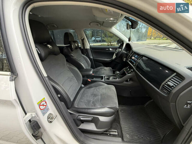Білий Шкода Kodiaq, об'ємом двигуна 1.97 л та пробігом 79 тис. км за 31000 $, фото 11 на Automoto.ua