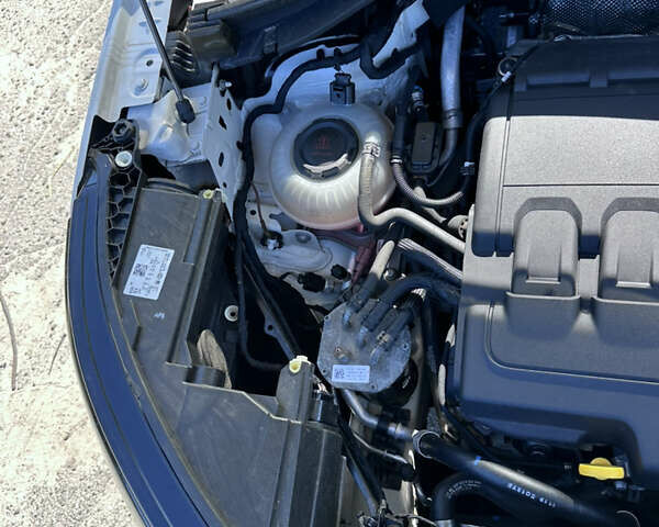 Белый Шкода Kodiaq, объемом двигателя 1.97 л и пробегом 200 тыс. км за 27000 $, фото 43 на Automoto.ua