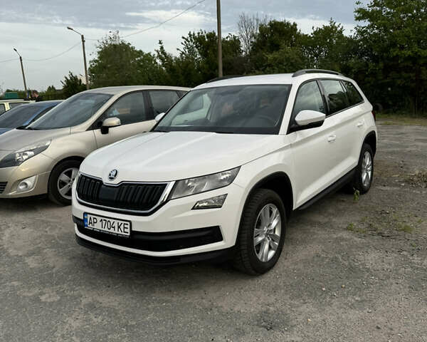 Белый Шкода Kodiaq, объемом двигателя 1.97 л и пробегом 260 тыс. км за 24900 $, фото 12 на Automoto.ua