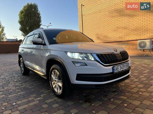 Белый Шкода Kodiaq, объемом двигателя 1.97 л и пробегом 118 тыс. км за 29700 $, фото 4 на Automoto.ua