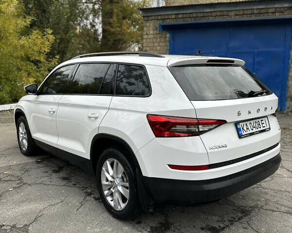 Білий Шкода Kodiaq, об'ємом двигуна 1.97 л та пробігом 200 тис. км за 24950 $, фото 2 на Automoto.ua