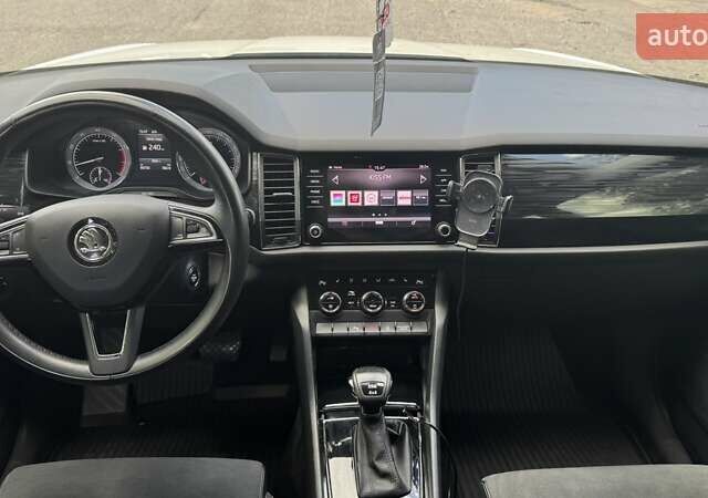 Белый Шкода Kodiaq, объемом двигателя 1.98 л и пробегом 95 тыс. км за 26500 $, фото 11 на Automoto.ua