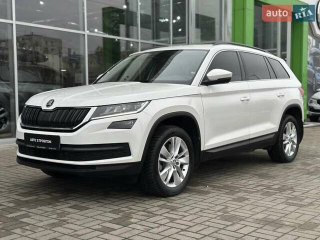 Белый Шкода Kodiaq, объемом двигателя 1.97 л и пробегом 154 тыс. км за 27000 $, фото 1 на Automoto.ua
