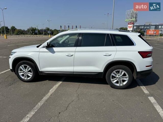 Белый Шкода Kodiaq, объемом двигателя 1.97 л и пробегом 235 тыс. км за 24000 $, фото 1 на Automoto.ua