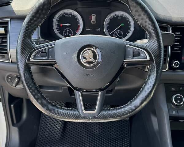 Белый Шкода Kodiaq, объемом двигателя 1.97 л и пробегом 235 тыс. км за 24000 $, фото 13 на Automoto.ua