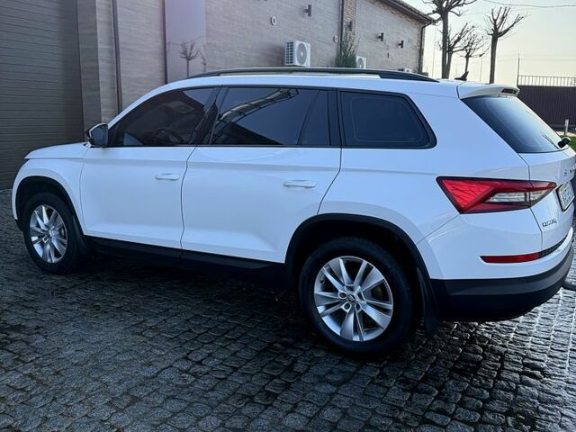 Белый Шкода Kodiaq, объемом двигателя 2 л и пробегом 239 тыс. км за 21500 $, фото 1 на Automoto.ua