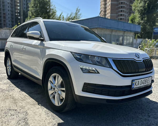 Белый Шкода Kodiaq, объемом двигателя 1.97 л и пробегом 200 тыс. км за 27000 $, фото 2 на Automoto.ua