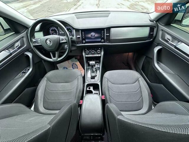 Белый Шкода Kodiaq, объемом двигателя 1.97 л и пробегом 200 тыс. км за 23000 $, фото 31 на Automoto.ua