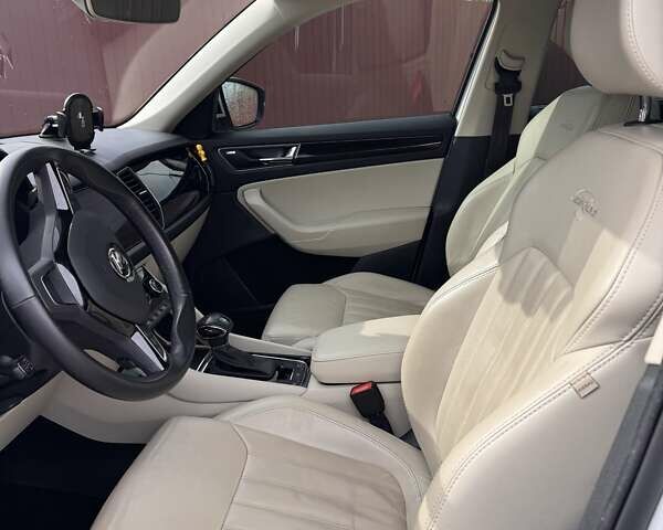 Шкода Kodiaq 2019 у Одесі на Automoto.ua Білий Шкода Kodiaq, об'ємом двигуна 1.97 л та пробігом 210 тис. км за 30200 $, фото 5 на Automoto.ua