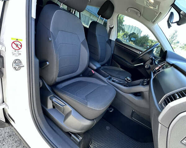 Белый Шкода Kodiaq, объемом двигателя 1.97 л и пробегом 200 тыс. км за 27000 $, фото 23 на Automoto.ua