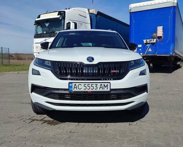 Білий Шкода Kodiaq, об'ємом двигуна 1.97 л та пробігом 160 тис. км за 35999 $, фото 4 на Automoto.ua