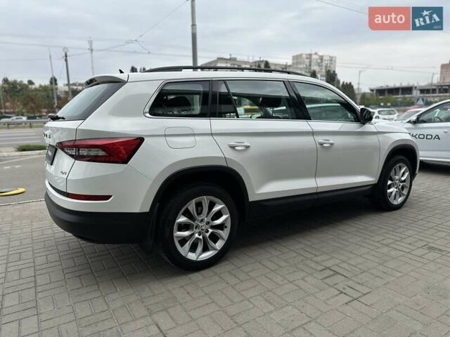 Белый Шкода Kodiaq, объемом двигателя 1.98 л и пробегом 144 тыс. км за 25800 $, фото 8 на Automoto.ua