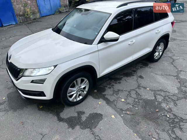 Білий Шкода Kodiaq, об'ємом двигуна 1.97 л та пробігом 200 тис. км за 24950 $, фото 40 на Automoto.ua