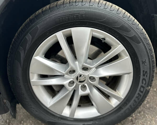 Белый Шкода Kodiaq, объемом двигателя 1.97 л и пробегом 200 тыс. км за 23000 $, фото 43 на Automoto.ua