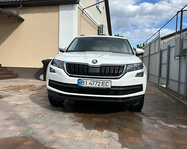 Белый Шкода Kodiaq, объемом двигателя 1.98 л и пробегом 98 тыс. км за 30200 $, фото 2 на Automoto.ua