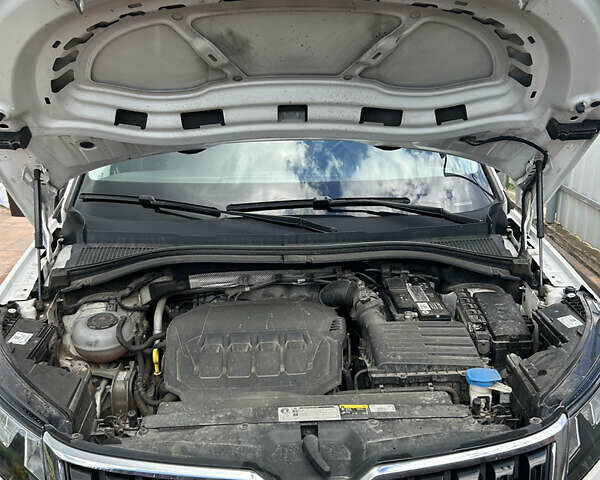 Белый Шкода Kodiaq, объемом двигателя 1.98 л и пробегом 98 тыс. км за 30200 $, фото 27 на Automoto.ua
