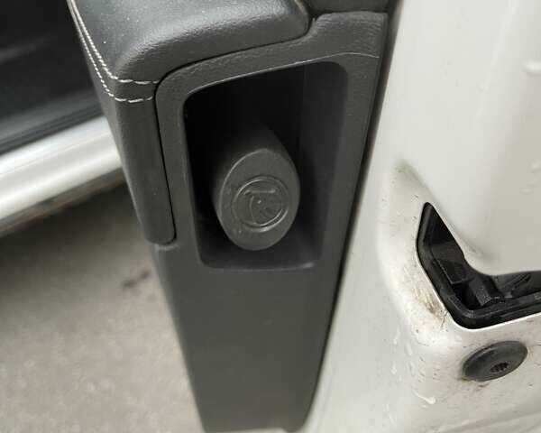 Білий Шкода Kodiaq, об'ємом двигуна 2 л та пробігом 248 тис. км за 20500 $, фото 11 на Automoto.ua