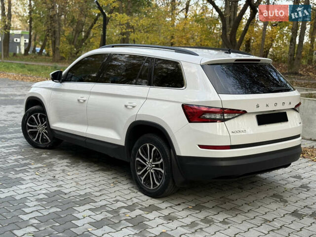 Білий Шкода Kodiaq, об'ємом двигуна 1.97 л та пробігом 79 тис. км за 31000 $, фото 31 на Automoto.ua