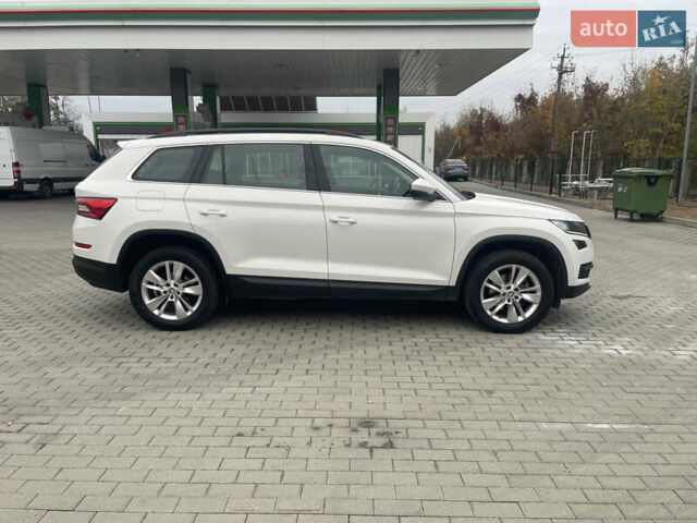 Белый Шкода Kodiaq, объемом двигателя 1.97 л и пробегом 28 тыс. км за 34000 $, фото 5 на Automoto.ua