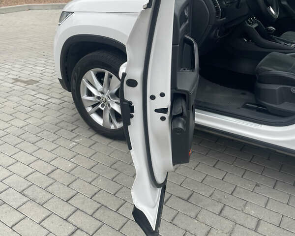 Белый Шкода Kodiaq, объемом двигателя 1.97 л и пробегом 28 тыс. км за 34000 $, фото 9 на Automoto.ua
