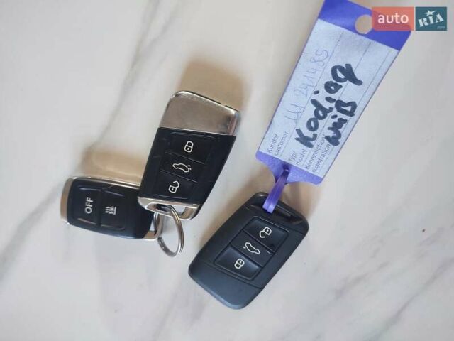 Білий Шкода Kodiaq, об'ємом двигуна 1.97 л та пробігом 215 тис. км за 27700 $, фото 63 на Automoto.ua